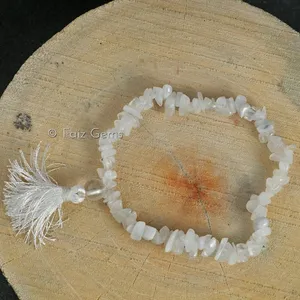 Pulseras con chips de energía de piedras preciosas de piedra lunar arcoíris