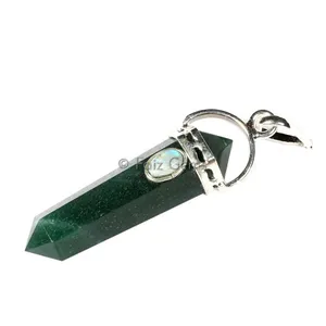 Aventurina verde con colgantes de tapa de lápiz de piedra lunar arcoíris